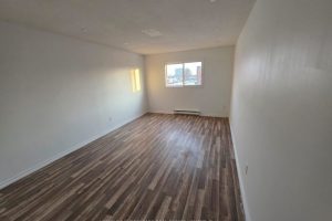 3-bedroom store w apt/office home for rent in Toronto — 1843 Davenport Road