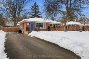 3-bedroom detached home for sale in London South — 189 Mary Avenue