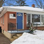 3-bedroom detached home for sale in London South — 189 Mary Avenue (Photo 3)