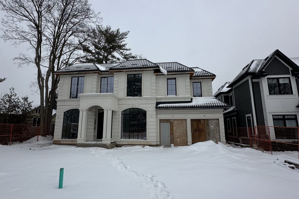 4-bedroom detached home for sale in Oakville — 189 Weybourne Road (Photo 1)