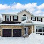 4-bedroom detached home for sale in Barrie — 19 Thrushwood Drive (Photo 2)