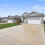 5-bedroom home for sale in Essex — 192 Lennox Avenue (Photo 3)