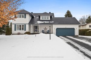 3-bedroom detached home for sale in Ottawa — 194 Robertlee Drive