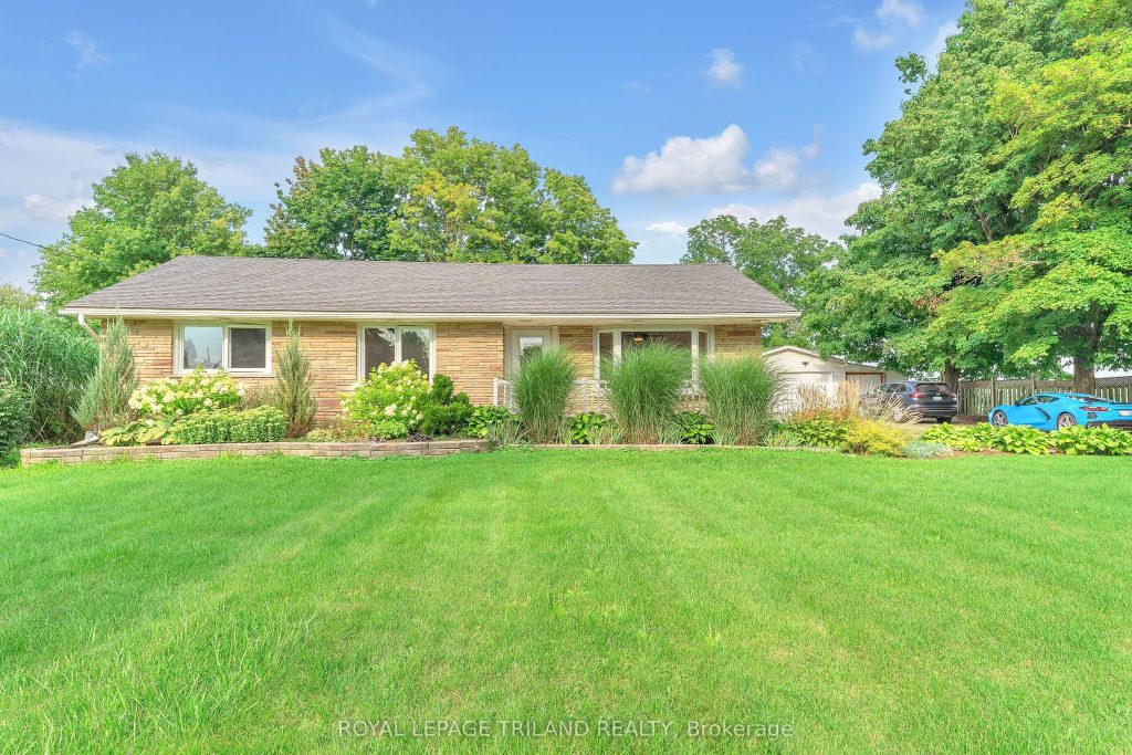 2-bedroom detached home for rent in Zorra — 195900 19th Line (Photo 1)