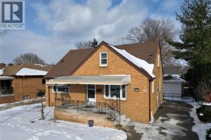 5-bedroom home for sale in Windsor — 1966 Rossini