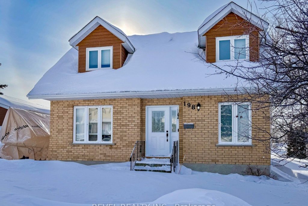 4-bedroom detached home for sale in Timmins — 198 Lois Crescent (Photo 1)