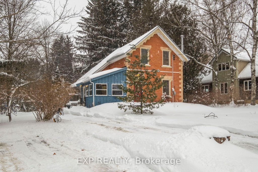 3-bedroom detached home for sale in Caledon — 19980 Main Street (Photo 1)