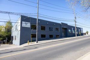 Studio commercial retail home for rent in Toronto — 2 - 1260 Castlefield Avenue