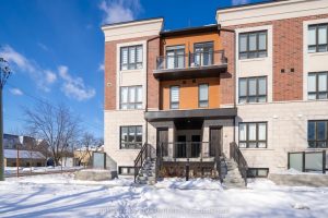 2-bedroom condo apartment for sale in Mississauga — 2 - 4015 Hickory Drive
