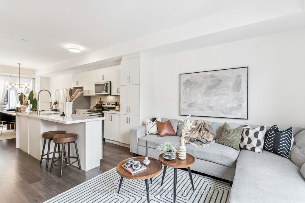 3-bedroom condo townhouse for sale in Toronto — 2 - 80 Eastwood Park Gardens (Photo 1)