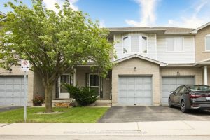 3-bedroom condo townhouse for sale in Hamilton — 2 - 800 Paramount Drive