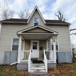2-bedroom upper level home for rent in Aurora — 2 - 98 Wellington Street E (Photo 1)