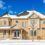 3-bedroom detached home for sale in Whitchurch-stouffville — 2 John Davis Gate (Photo 4)