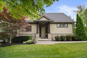 2-bedroom condo townhouse for sale in Niagara-on-the-lake — 2 Sawmill Lane