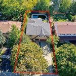 4-bedroom detached home for sale in Toronto — 201 Banbury Road (Photo 3)