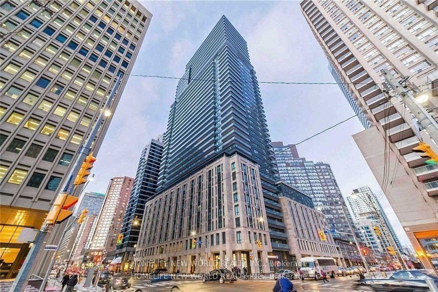 Studio condo apartment for rent in Toronto — 2011 - 955 Bay Street (Photo 1)
