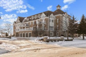 1-bedroom condo apartment for sale in Clarington — 204 - 385 Lakebreeze Drive