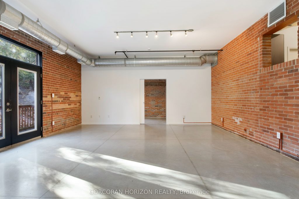 2-bedroom condo apartment for sale in Cambridge — 206 - 85 Spruce Street (Photo 1)
