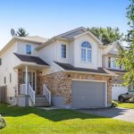 3-bedroom detached home for sale in Kitchener — 209 Sunny Meadow Court (Photo 2)