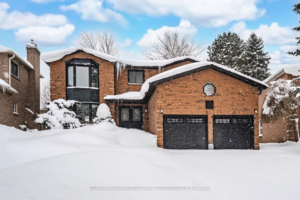 4-bedroom detached home for sale in Barrie — 21 Autumn Lane (Photo 1)