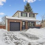 4-bedroom home for sale in Kitchener — 21 Forest Glen Court (Photo 3)