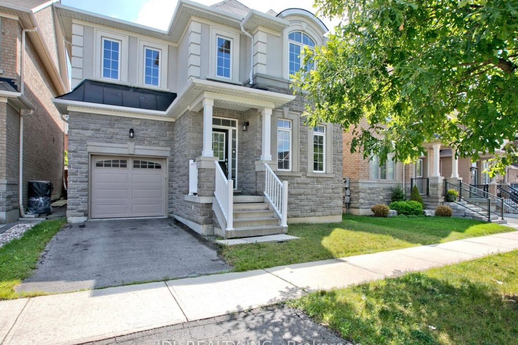 4-bedroom detached home for sale in Markham — 21 Wozniak Crescent (Photo 1)