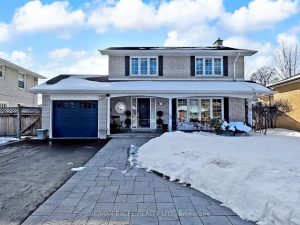 4-bedroom detached home for sale in Toronto — 211 The Westway N/a