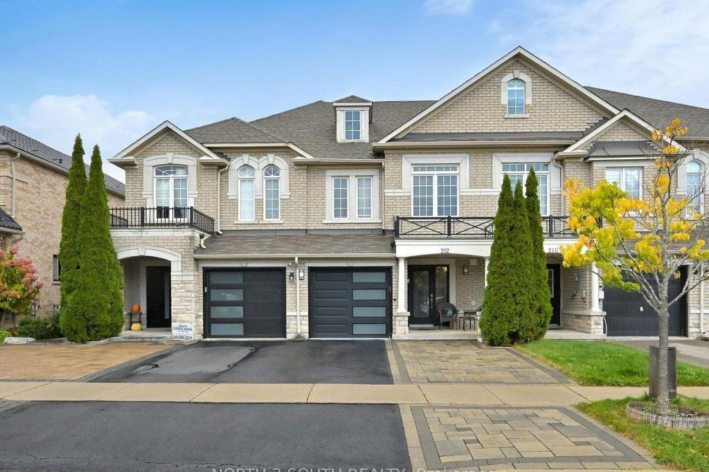 3-bedroom att/row/townhouse for rent in Vaughan — 212 Lauderdale Drive (Photo 1)