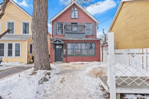 4-bedroom duplex home for sale in Kingston — 212 Rideau Street