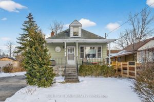 2-bedroom detached home for sale in Mississauga — 212 Troy Street