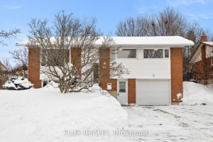 3-bedroom detached home for sale in Waterloo — 212 Winfield Avenue