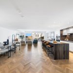 2-bedroom condo apartment for sale in Toronto — 213 - 155 Merchants' Wharf N/a (Photo 2)