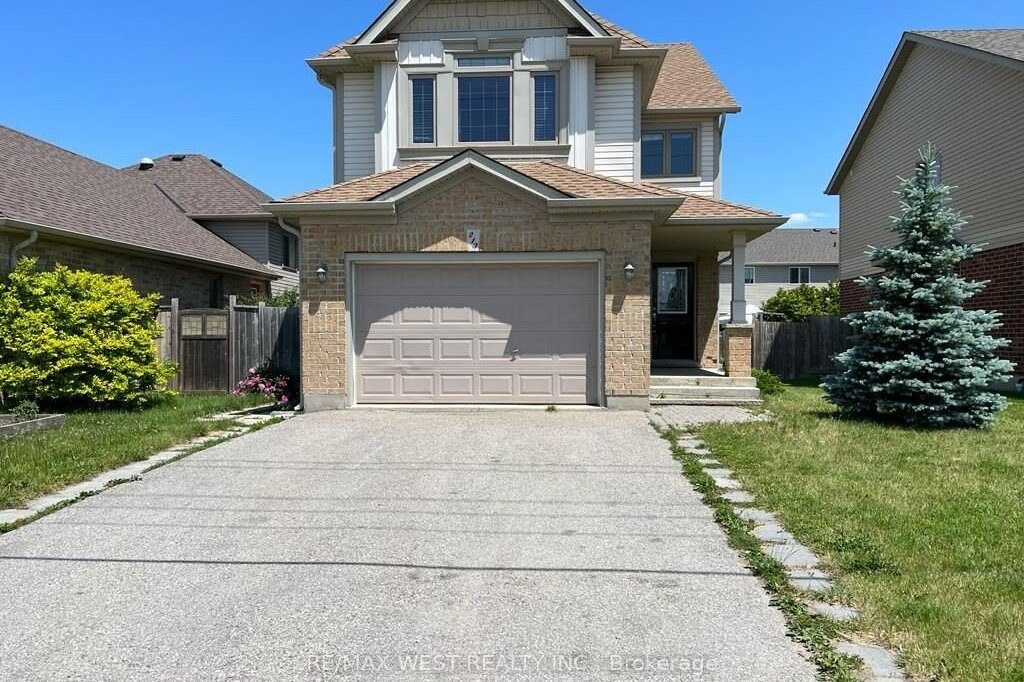 3-bedroom detached home for rent in New Tecumseth — 213 King Street S (Photo 1)