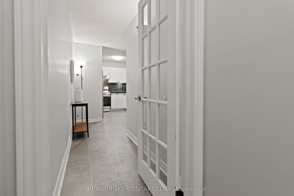2-bedroom condo apartment for sale in Burlington — 214 - 2010 Cleaver Avenue (Photo 1)