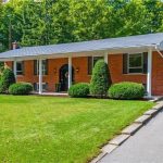 5-bedroom home for sale in Burlington — 2157 8 Sideroad Side Road (Photo 5)