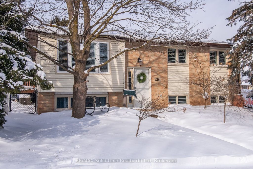 3-bedroom detached home for sale in Waterloo — 216 Northlake Drive (Photo 1)