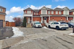 3-bedroom att/row/townhouse for sale in Vaughan — 217 Stonebriar Drive N