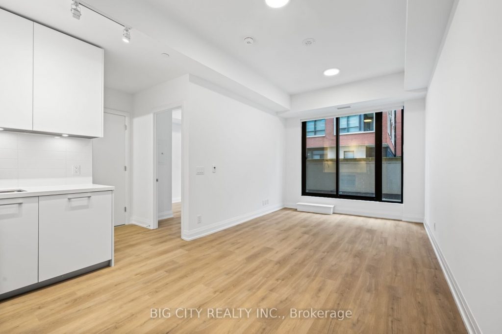 1-bedroom condo apartment for rent in Toronto — 218 - 36 Brentcliffe Road (Photo 1)