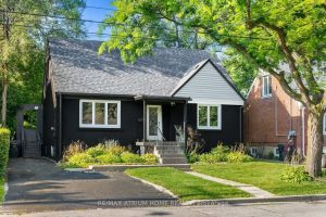 3-bedroom detached home for sale in Toronto — 218 Bogert Avenue