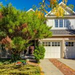 4-bedroom detached home for sale in Oakville — 2193 Meadowland Drive (Photo 1)