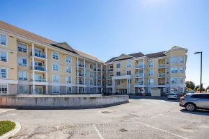 1-bedroom condo apartment for sale in Clarington — 220 - 21 Brookhouse Drive