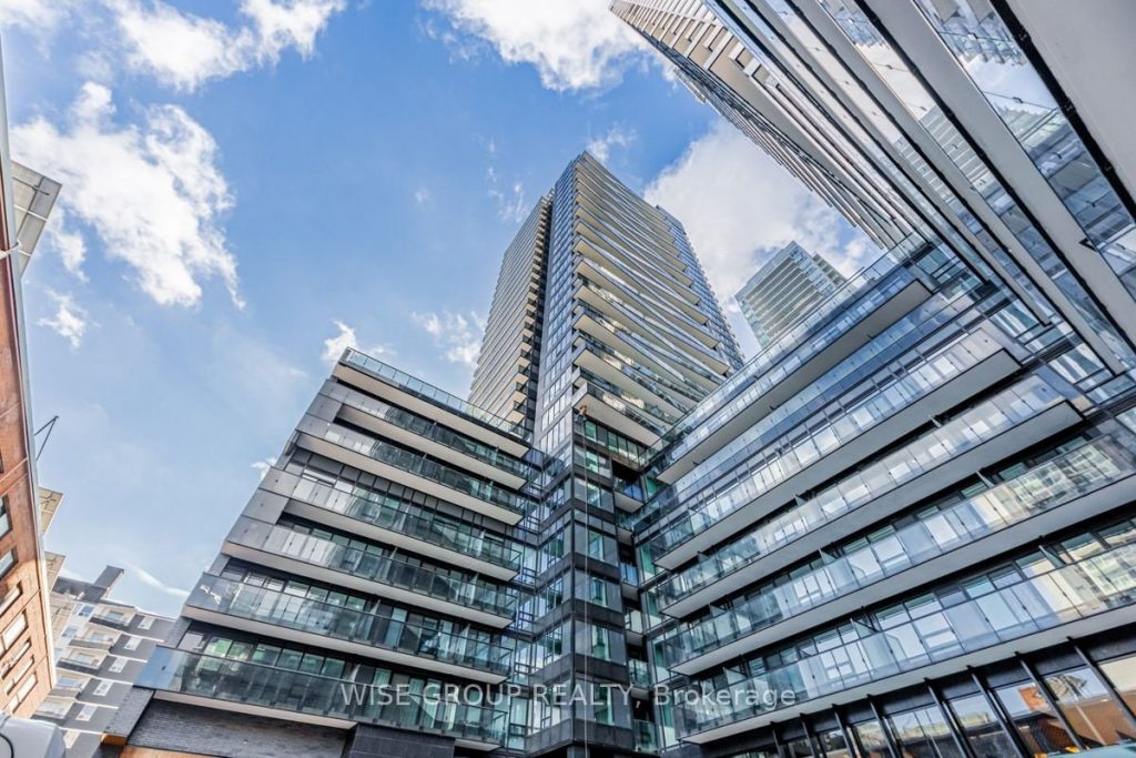 1-bedroom condo apartment for rent in Toronto — 2207S - 127 Broadway Avenue (Photo 1)
