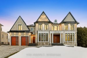 5-bedroom detached home for sale in King — 221 Burton Grove N/a