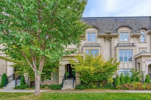 4-bedroom att/row/townhouse for sale in Oakville — 221 Hanover Street