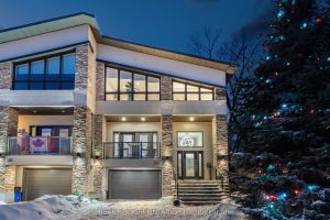 3-bedroom semi-detached home for sale in Ottawa — 2212 Joanne Avenue