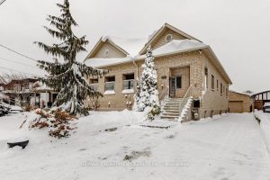 4-bedroom detached home for sale in Toronto — 226 Queenslea Avenue