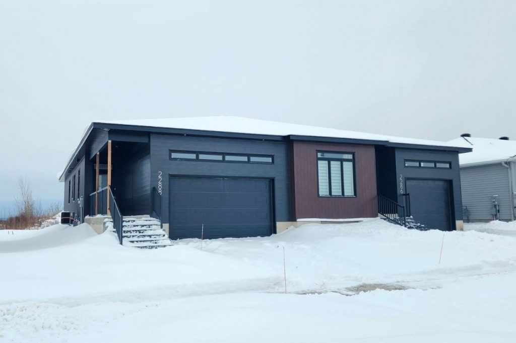 2-bedroom semi-detached home for sale in Cornwall — 2288 Crewson Court (Photo 1)