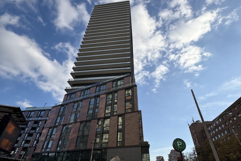 1-bedroom condo apartment for rent in Toronto — 230 - 35 Parliament Street (Photo 1)