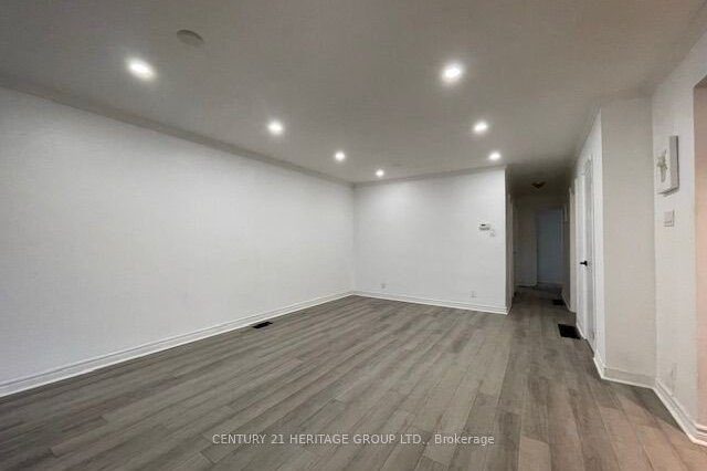 4-bedroom semi-detached home for rent in Richmond Hill — 231 Blue Grass Boulevard (Photo 1)