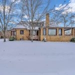 4-bedroom detached home for sale in Windsor — 2311 University Avenue W (Photo 4)
